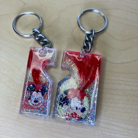 Mickey & Minnie Mouse matching keychain set - Picture 14 of 16